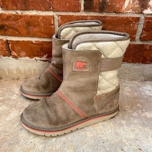 Sorel 5 Campus Shorty Boots Quilted Tan Brown Suede